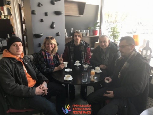 Кипить робота над велетенськими писанками молодих художників Волині, та творчих молодіжних студій