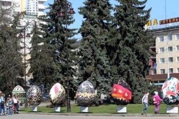 У центрі Луцька до Великодня презентували мистецькі проекти